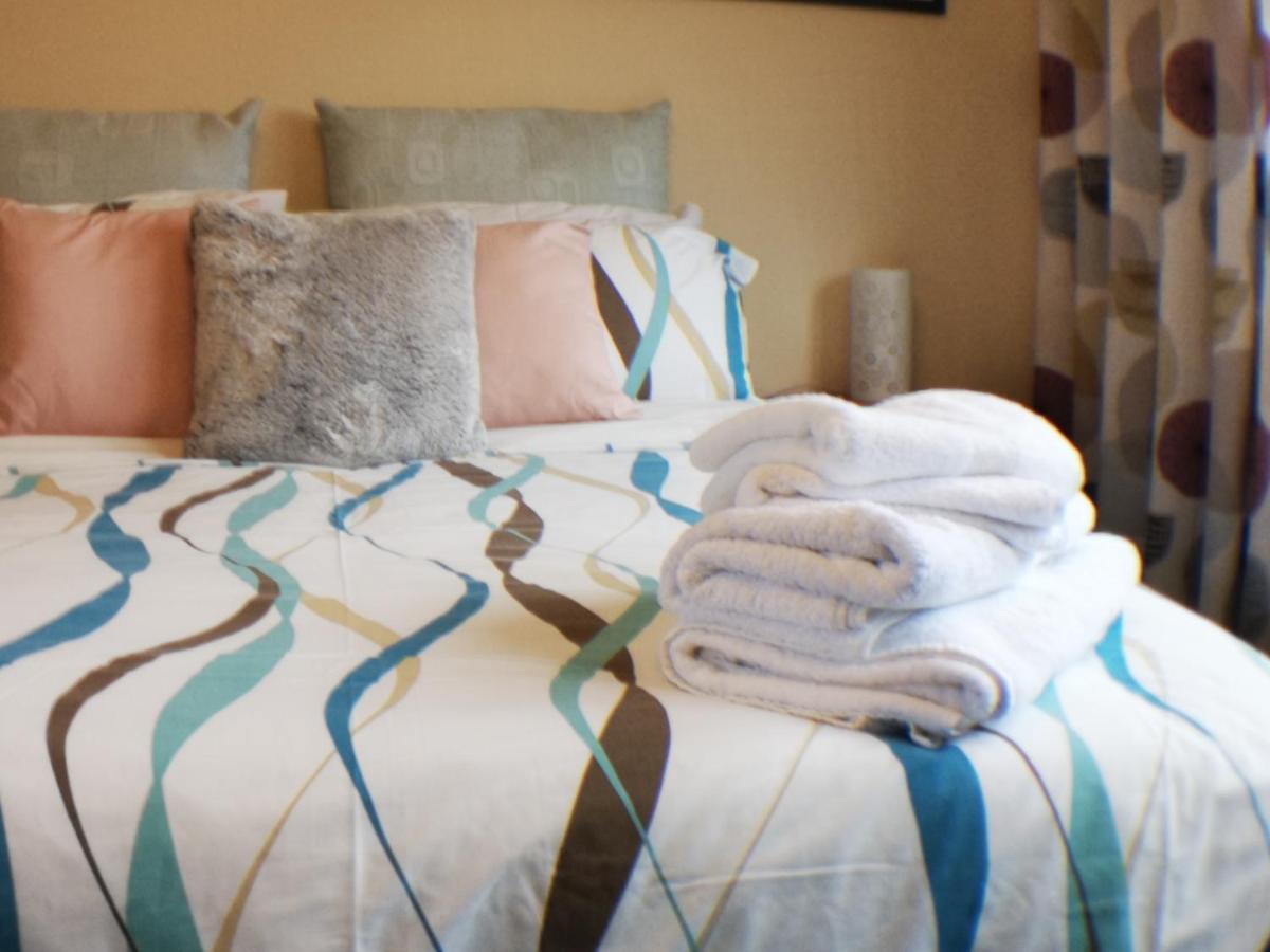 An Escape For 2: Near A Castle Island In Scotland Apartment Kinross Bagian luar foto