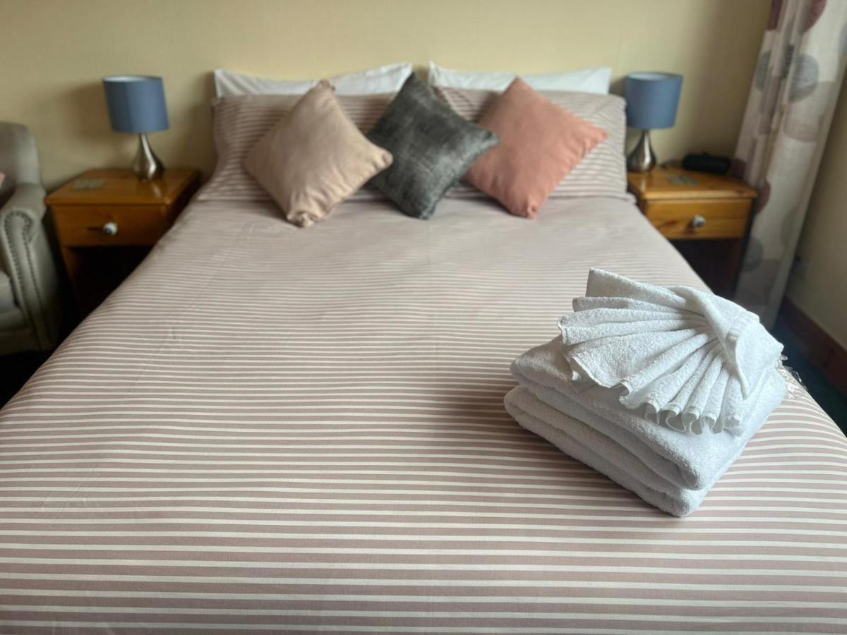 An Escape For 2: Near A Castle Island In Scotland Apartment Kinross Bagian luar foto